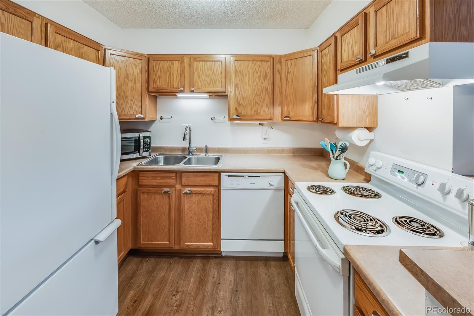 MLS Image #5 for 3325 s ammons street 4-206,lakewood, Colorado