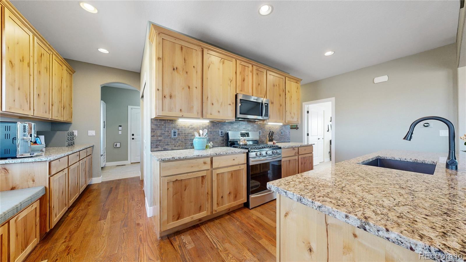 MLS Image #4 for 153 w 6th place,byers, Colorado