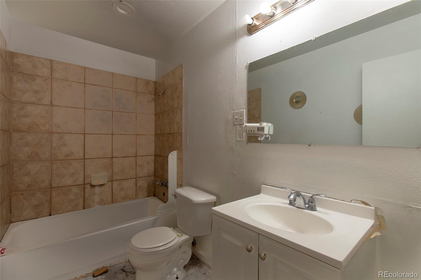 MLS Image #10 for 1996 s olathe street,aurora, Colorado