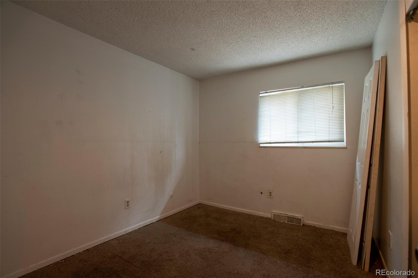 MLS Image #5 for 1996 s olathe street,aurora, Colorado