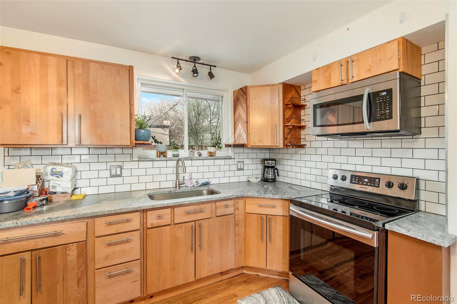 MLS Image #7 for 7601  acoma court,denver, Colorado