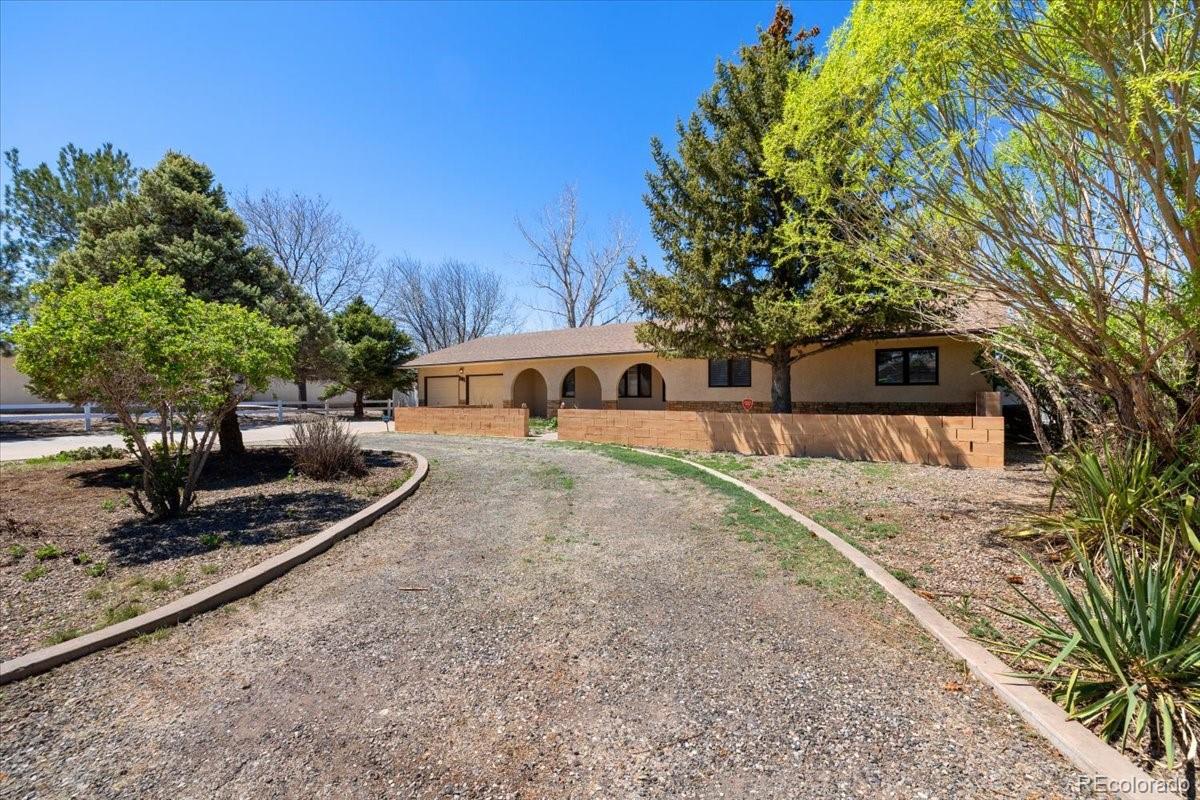 MLS Image #2 for 381 w mangrum drive,pueblo, Colorado