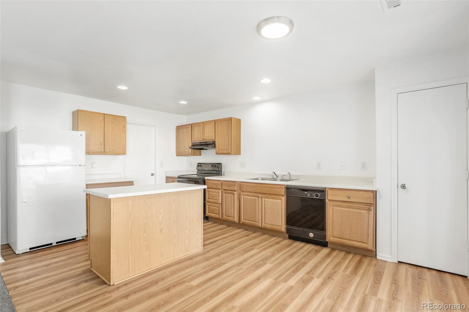 MLS Image #2 for 7945 s kittredge street,englewood, Colorado