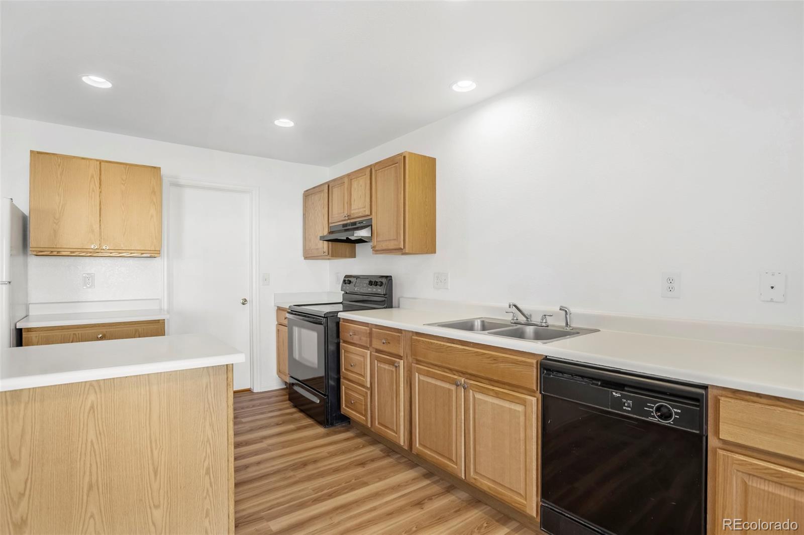 MLS Image #4 for 7945 s kittredge street,englewood, Colorado