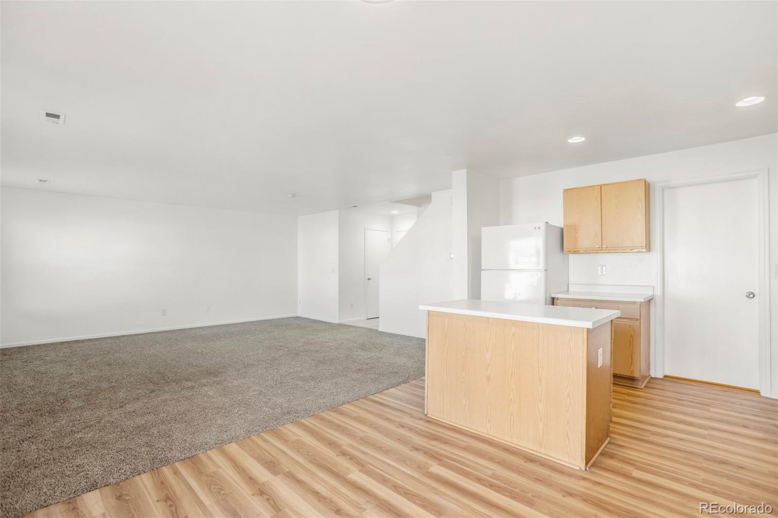MLS Image #5 for 7945 s kittredge street,englewood, Colorado