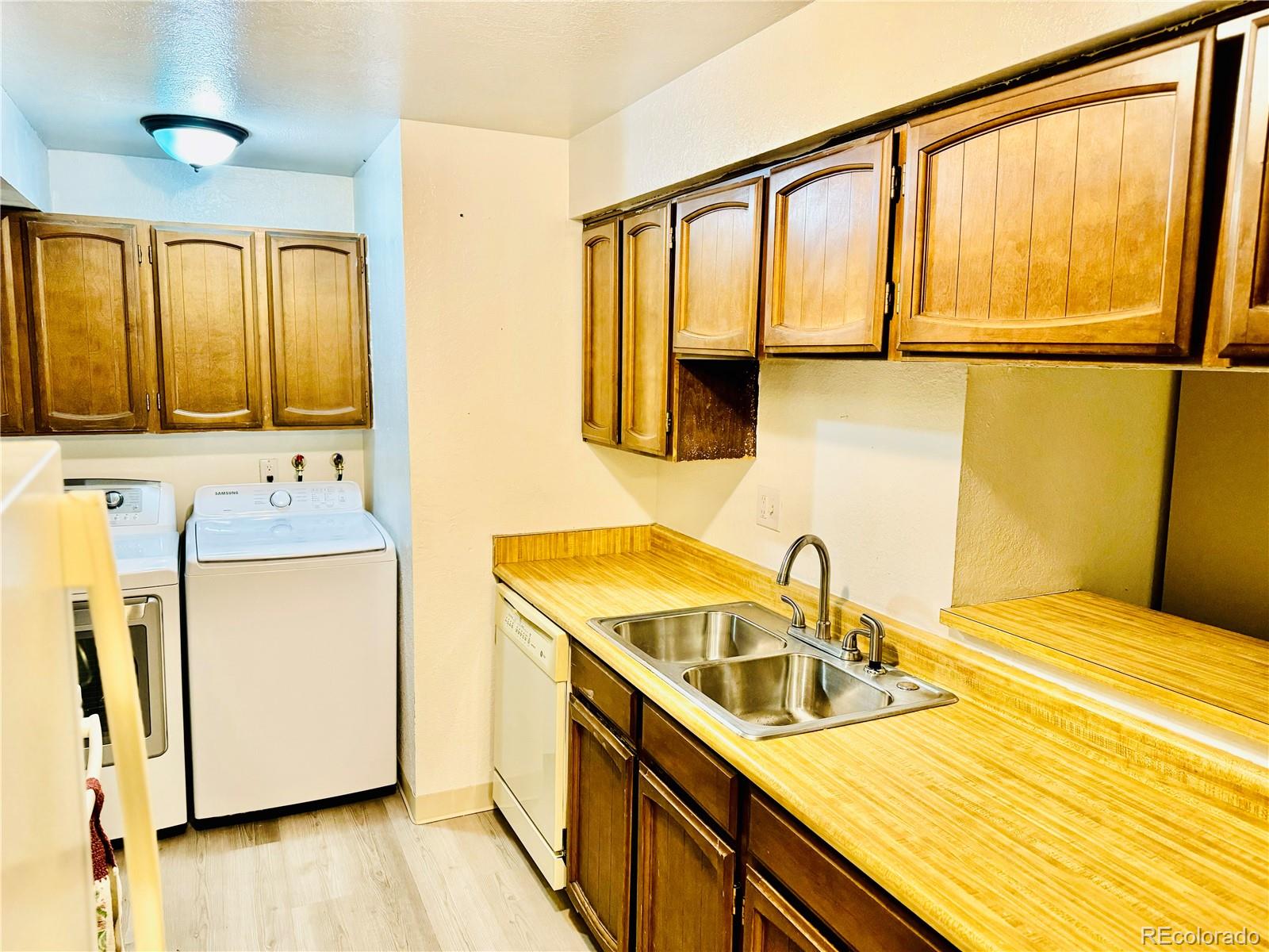 MLS Image #10 for 61  newark street b,aurora, Colorado