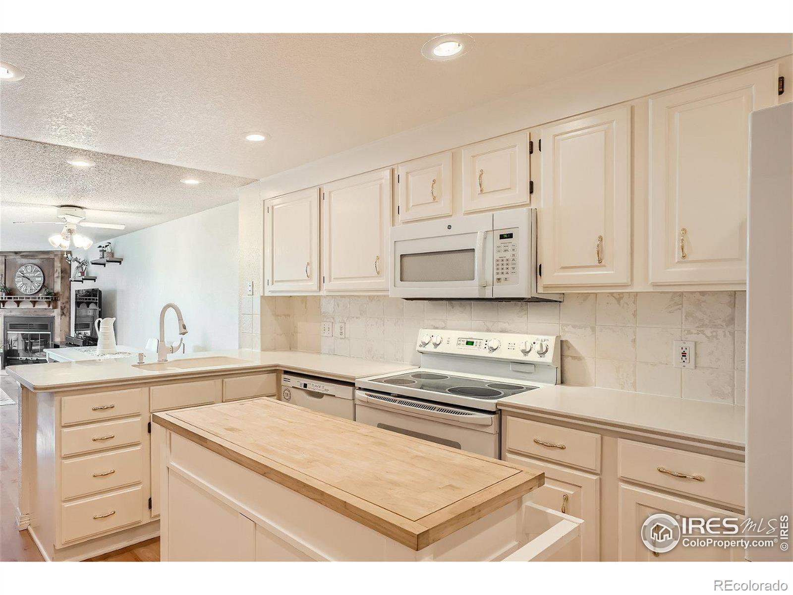 MLS Image #12 for 11555 w 70th place a,arvada, Colorado