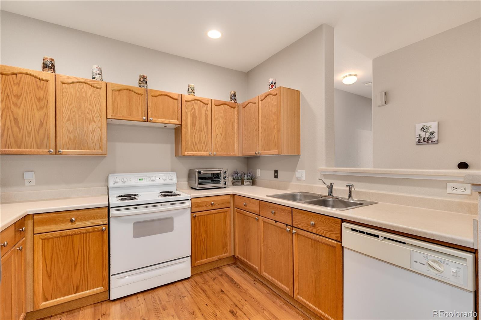 MLS Image #15 for 8445 s holland way 106,littleton, Colorado