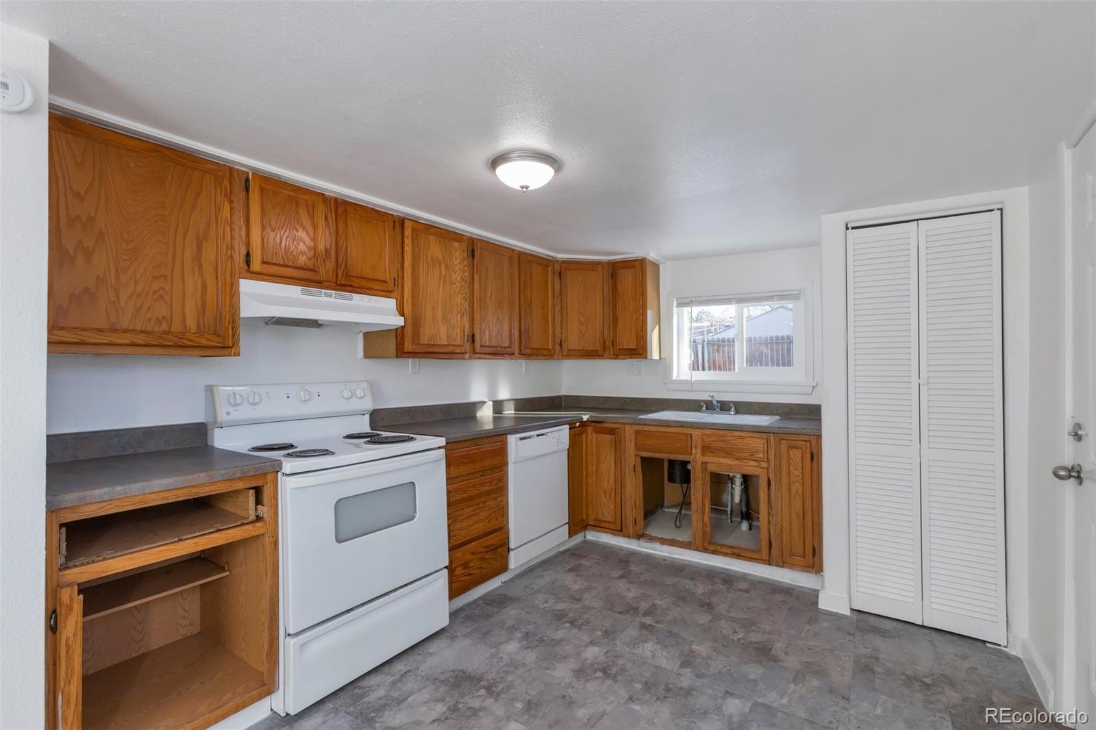 MLS Image #11 for 950 s leyden street,denver, Colorado