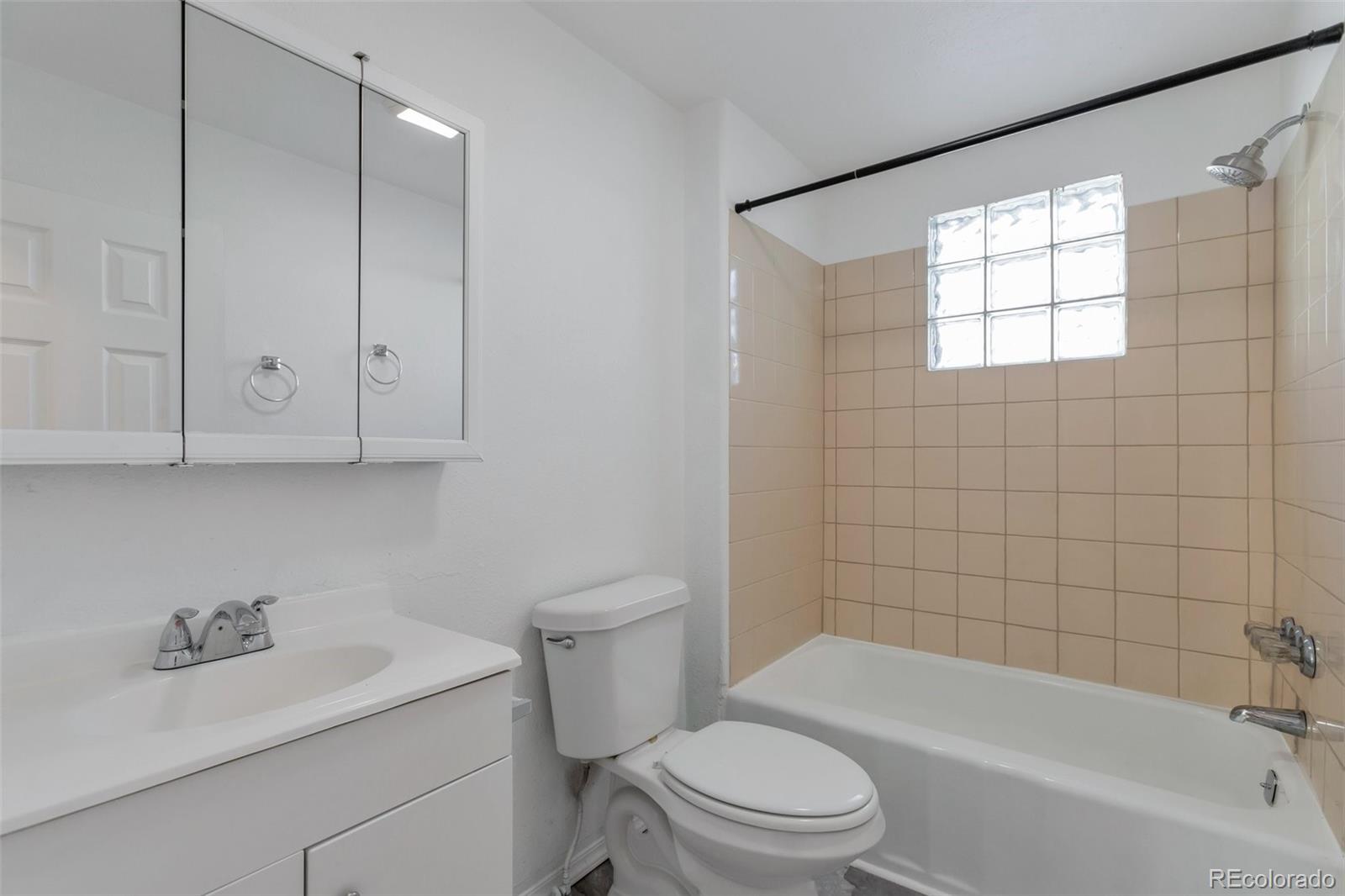 MLS Image #8 for 950 s leyden street,denver, Colorado