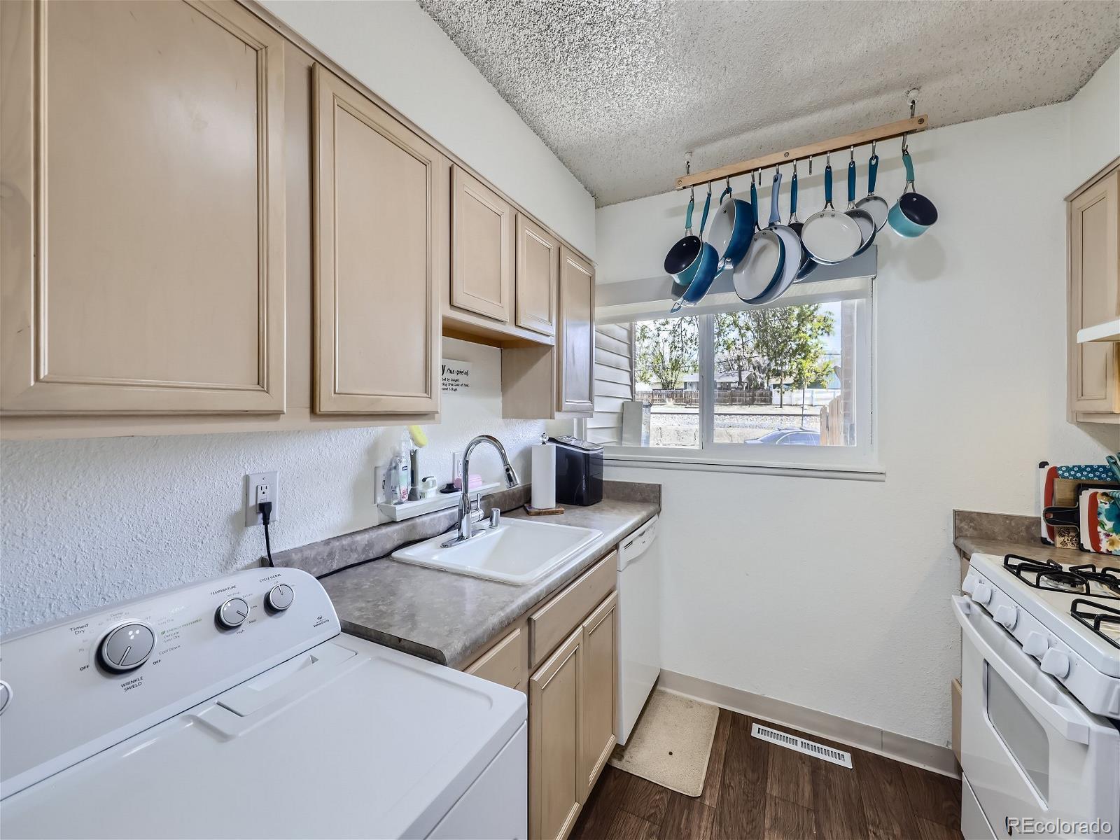 MLS Image #5 for 8003  wolff street,westminster, Colorado