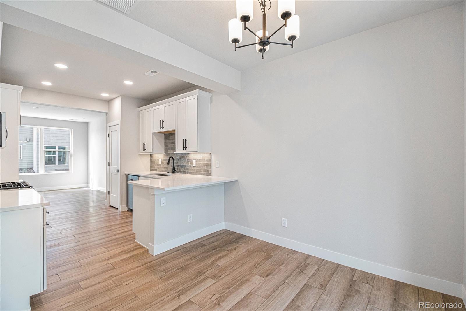 MLS Image #10 for 888 s valentia street,denver, Colorado