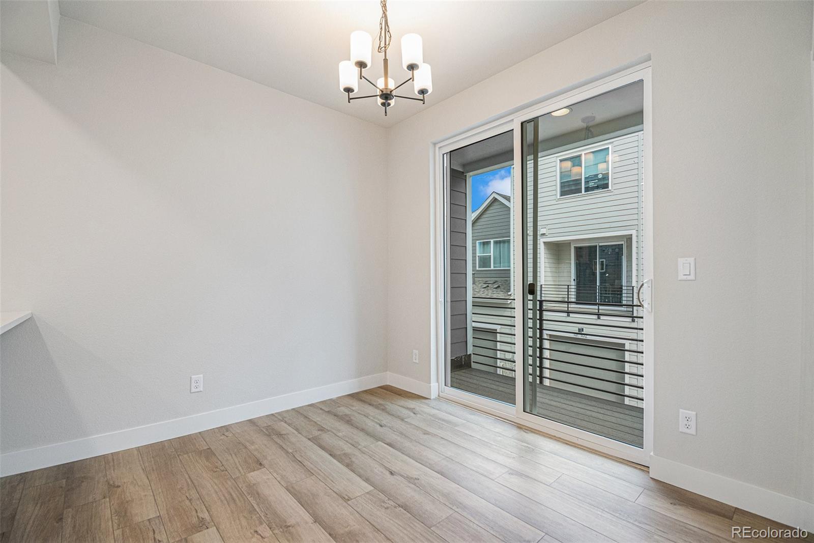 MLS Image #7 for 888 s valentia street,denver, Colorado