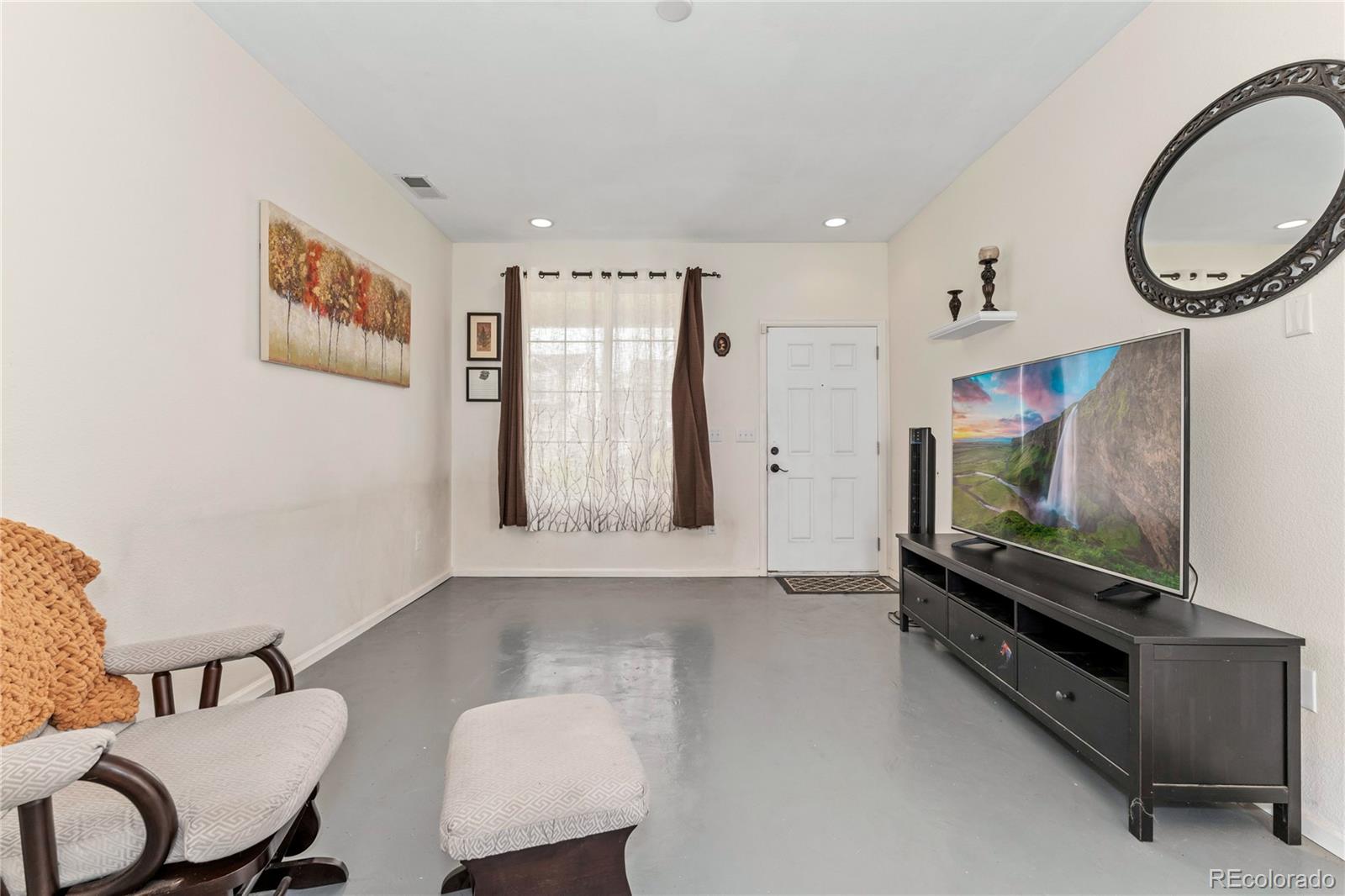 MLS Image #5 for 21071  randolph place,denver, Colorado