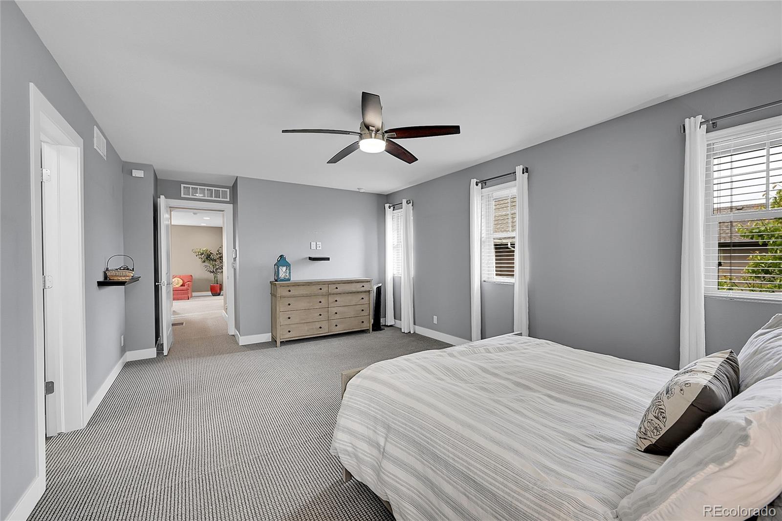 MLS Image #16 for 8432 e 49th place,denver, Colorado