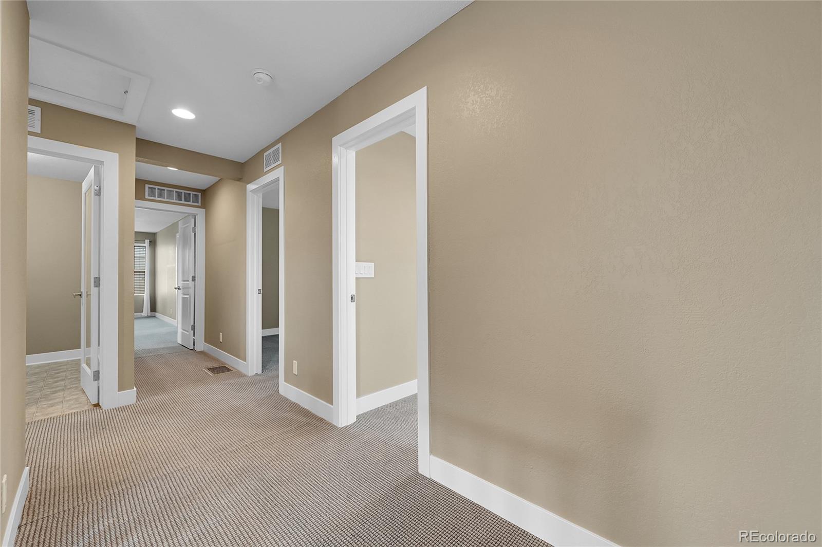 MLS Image #22 for 8432 e 49th place,denver, Colorado