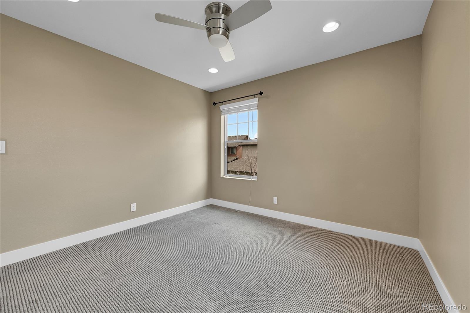 MLS Image #25 for 8432 e 49th place,denver, Colorado