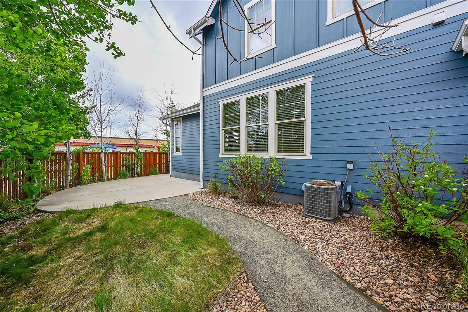 MLS Image #37 for 8432 e 49th place,denver, Colorado