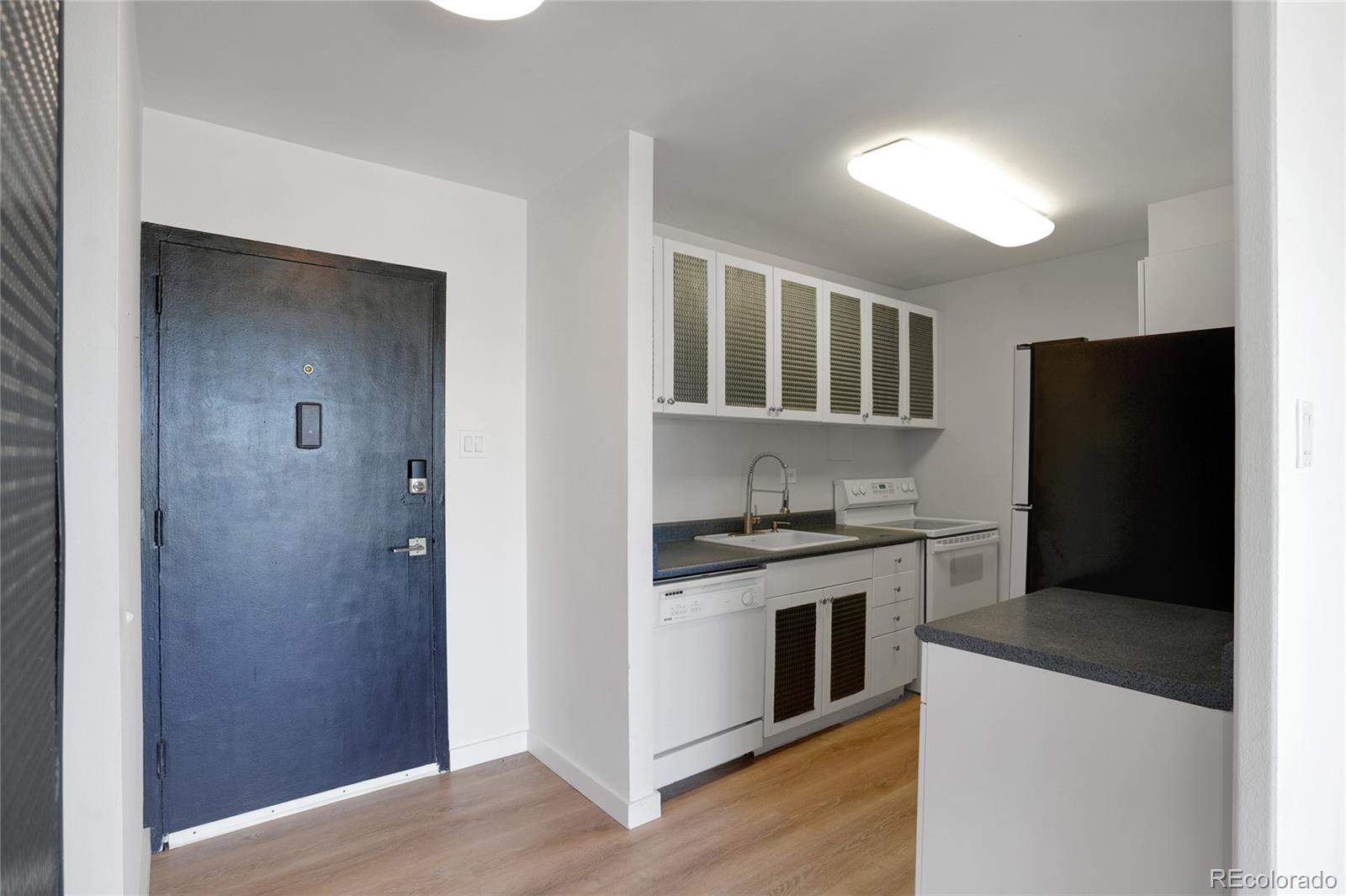 MLS Image #10 for 3100 e cherry creek drive,denver, Colorado