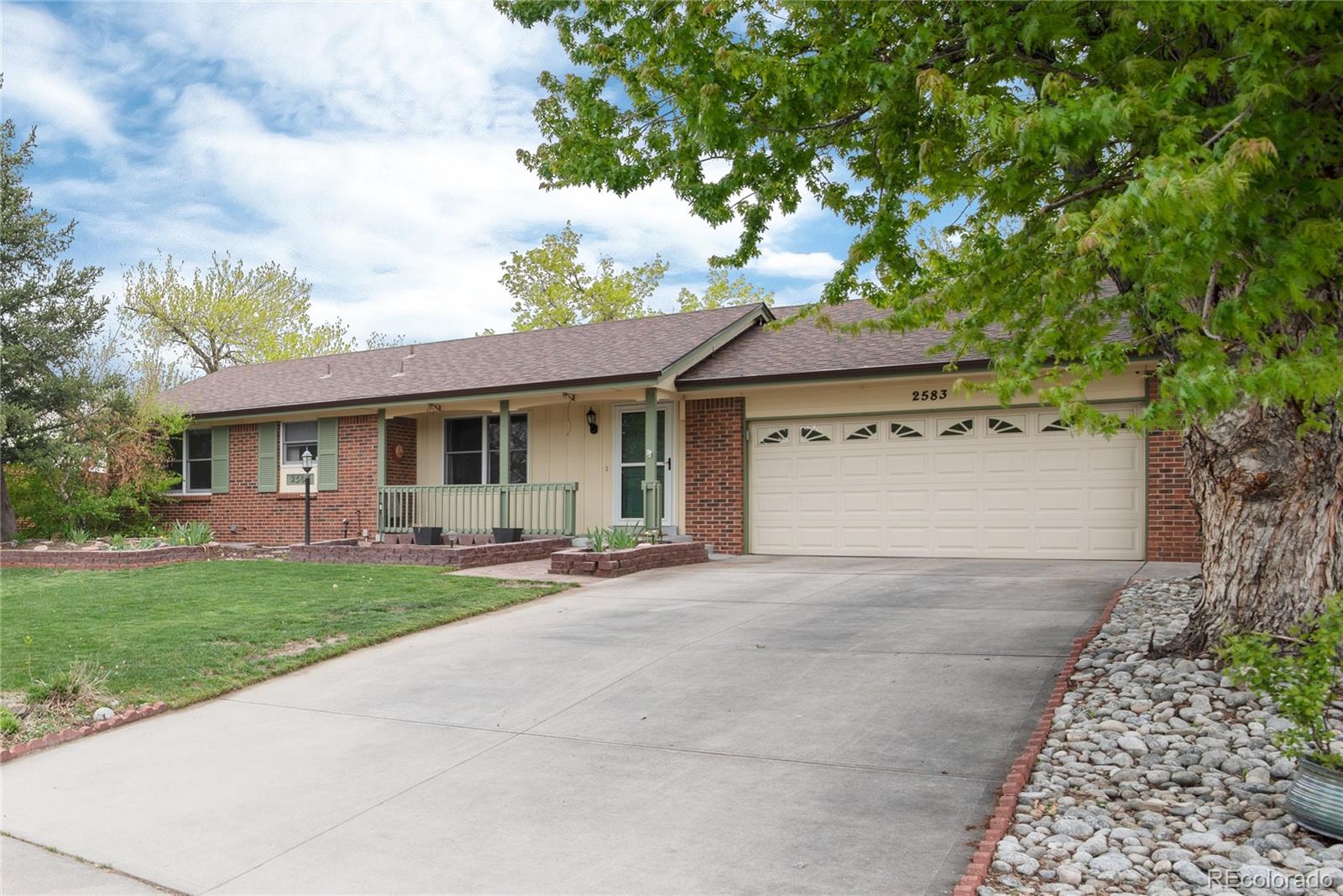 MLS Image #2 for 2583 s eagle circle,aurora, Colorado