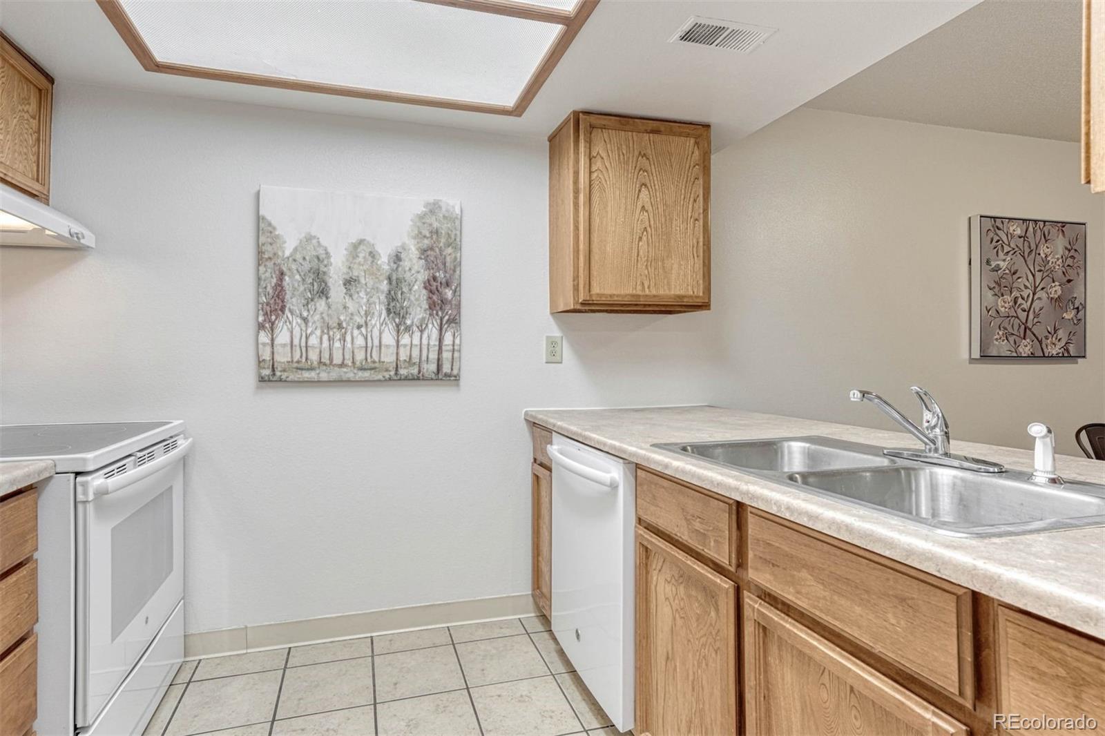 MLS Image #4 for 144 w rockrimmon boulevard,colorado springs, Colorado