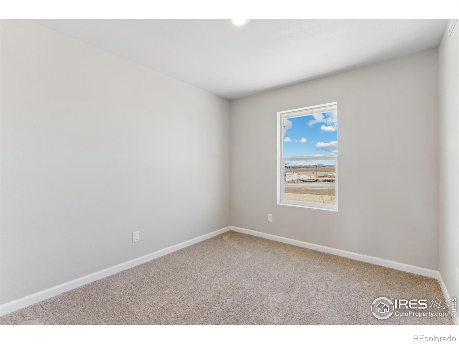 MLS Image #5 for 159  robin road,johnstown, Colorado