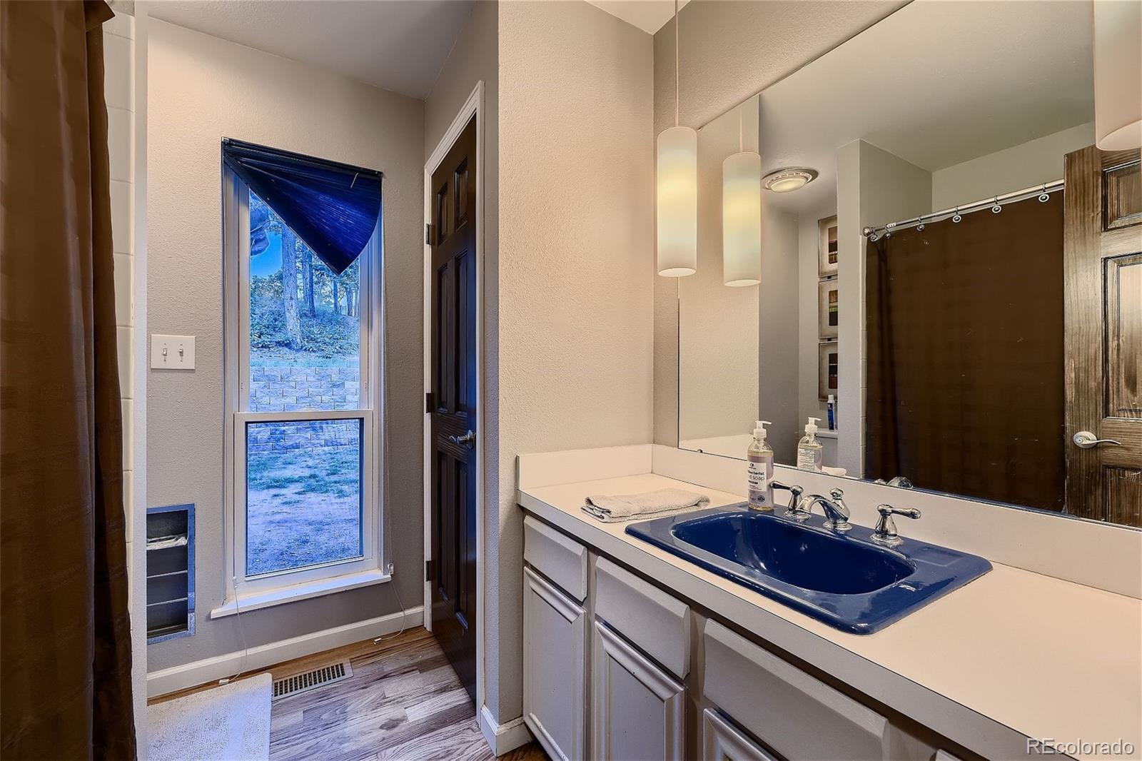 MLS Image #14 for 6100  apache drive,larkspur, Colorado