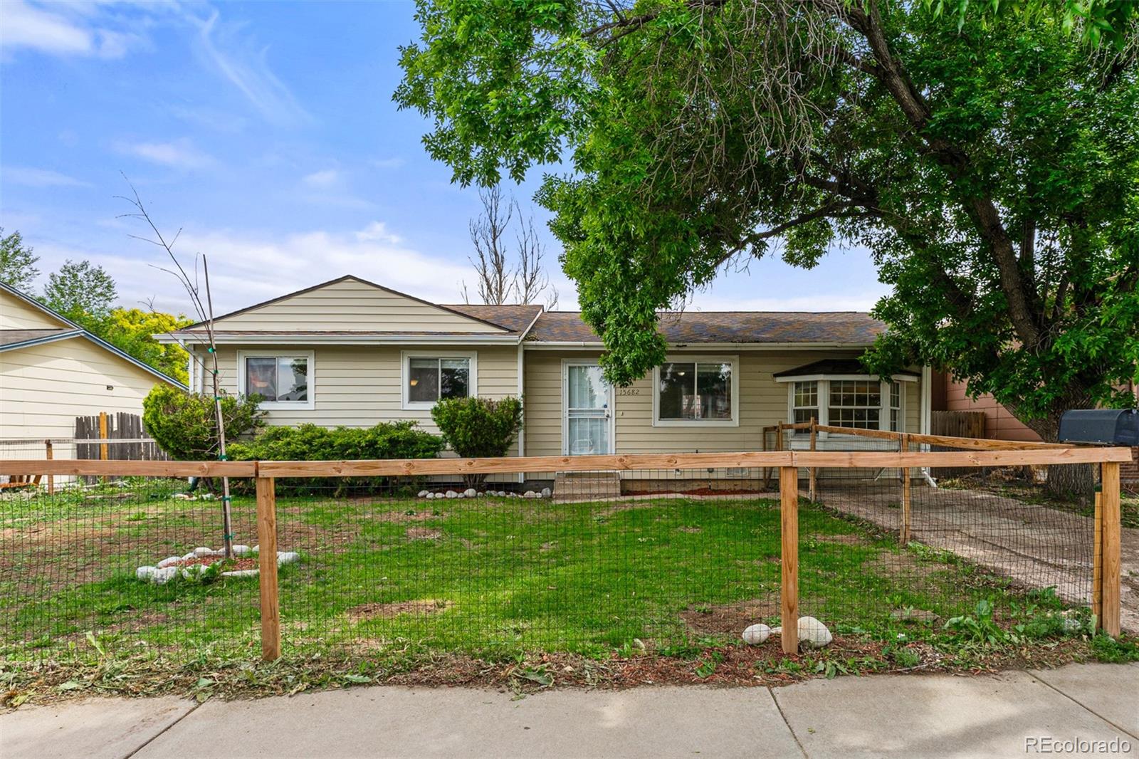 MLS Image #3 for 15682 e colorado avenue,aurora, Colorado