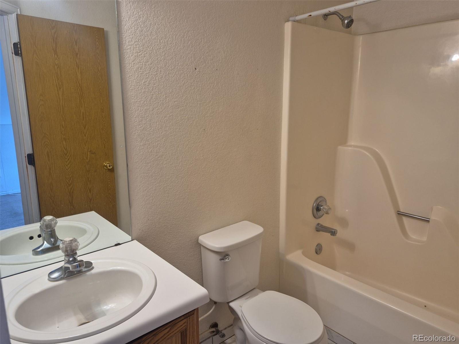 MLS Image #16 for 1415 s pitkin court,aurora, Colorado