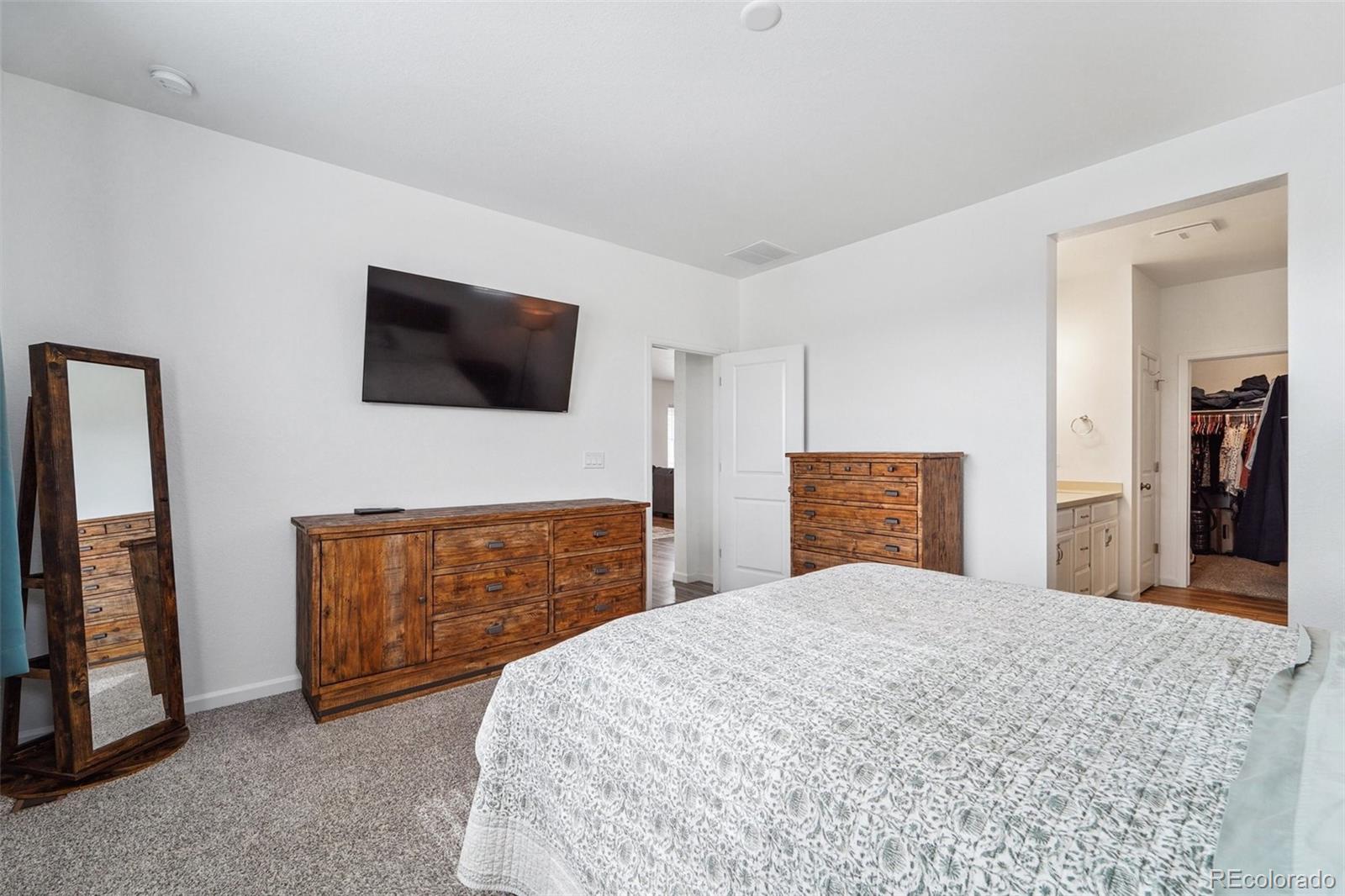 MLS Image #22 for 701 n waterloo court,aurora, Colorado