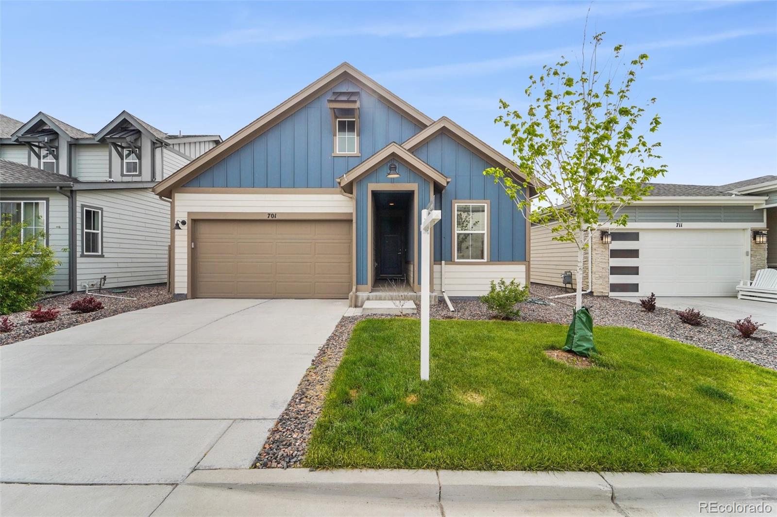 MLS Image #3 for 701 n waterloo court,aurora, Colorado