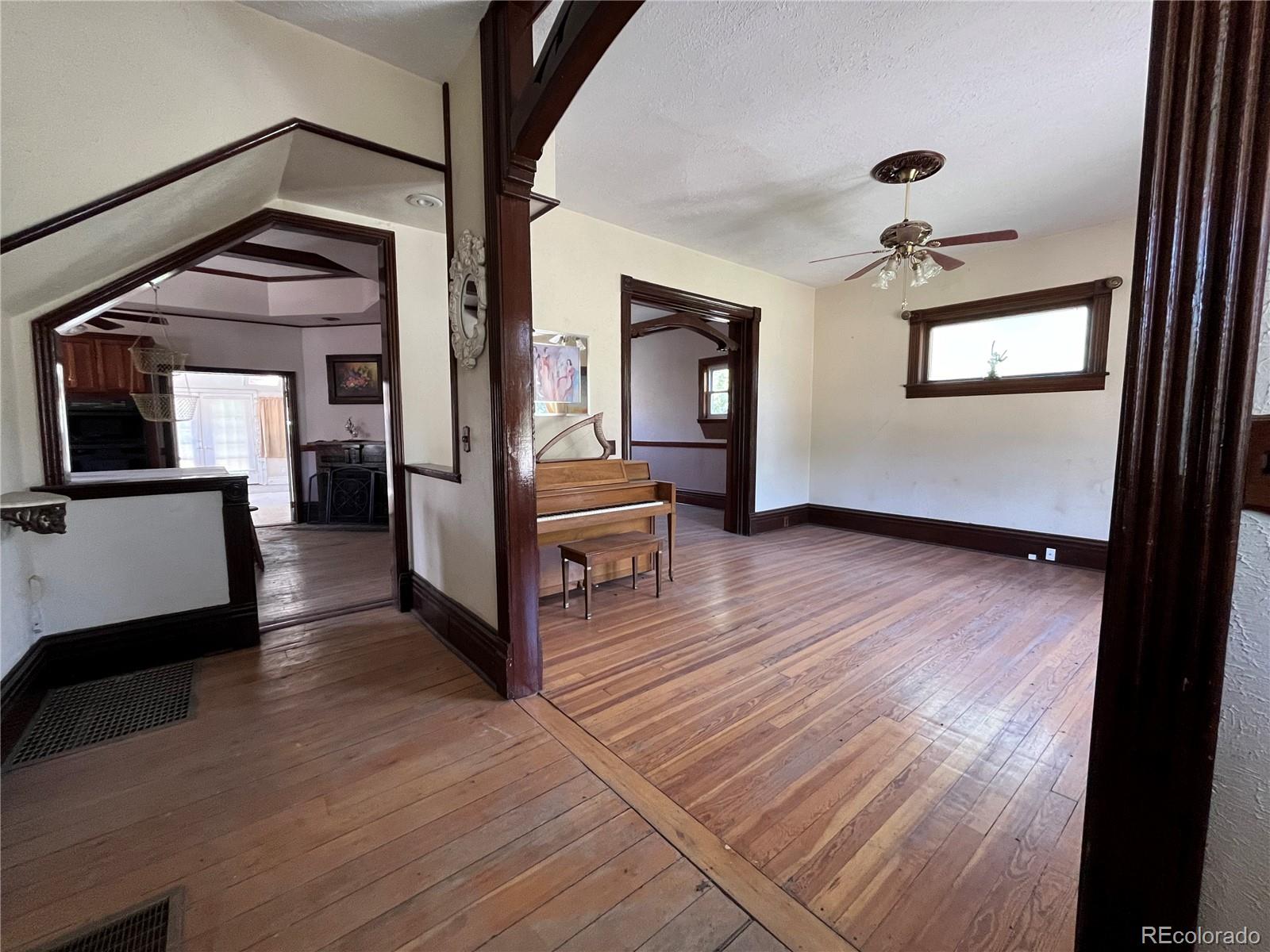 MLS Image #8 for 626  pine street,trinidad, Colorado