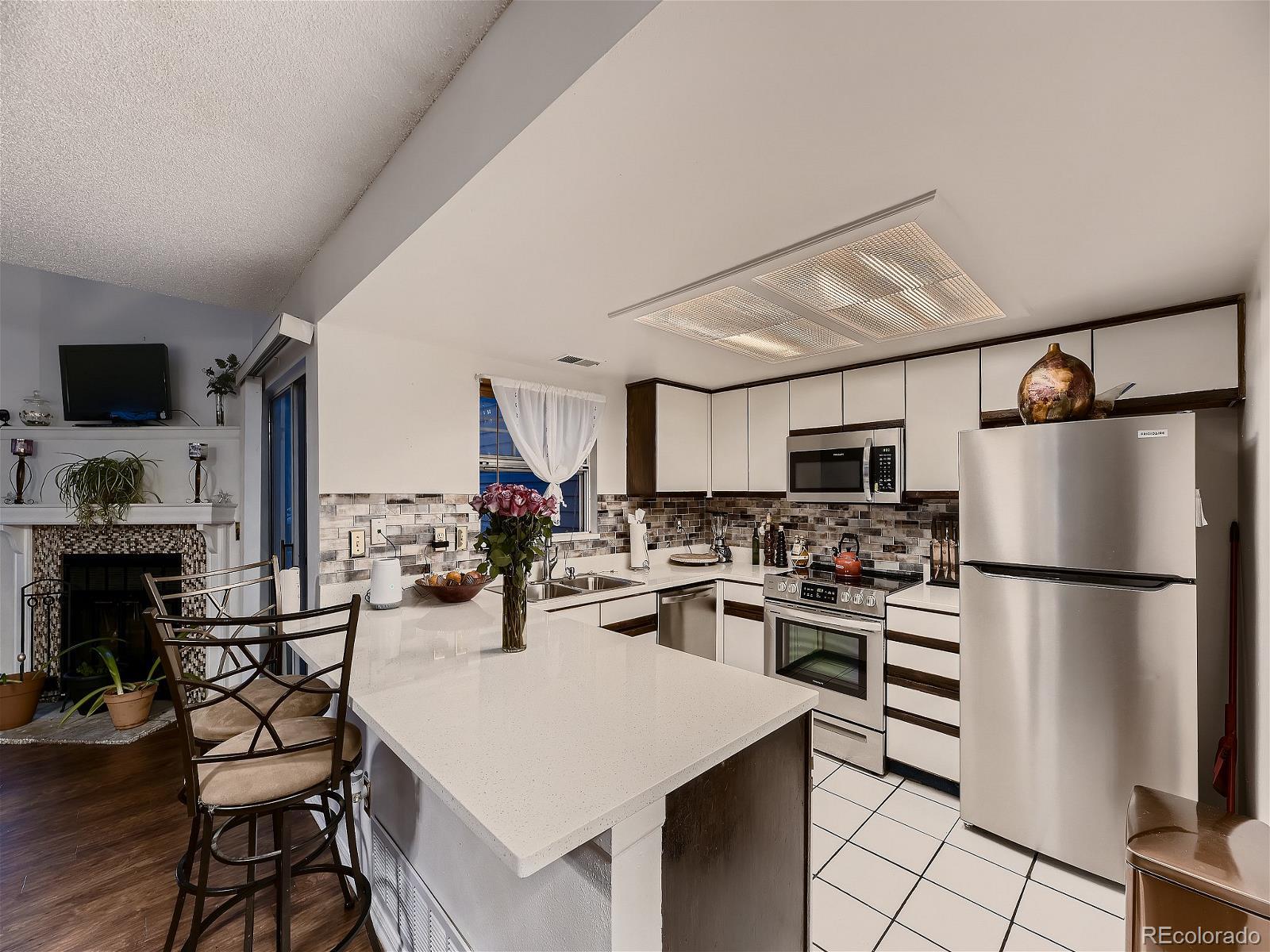 MLS Image #10 for 12513 e pacific circle a,aurora, Colorado