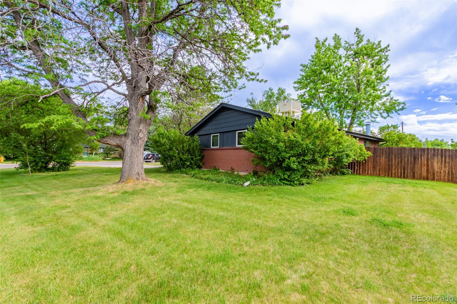 MLS Image #38 for 1988 e panama drive,centennial, Colorado