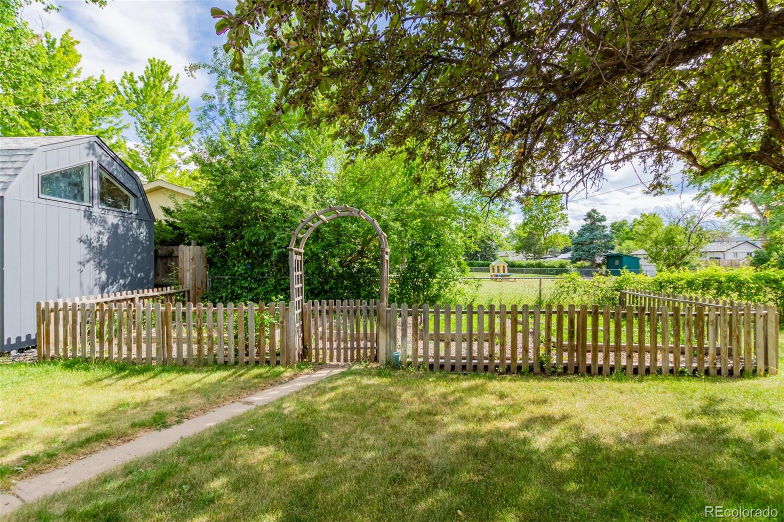 MLS Image #42 for 1988 e panama drive,centennial, Colorado