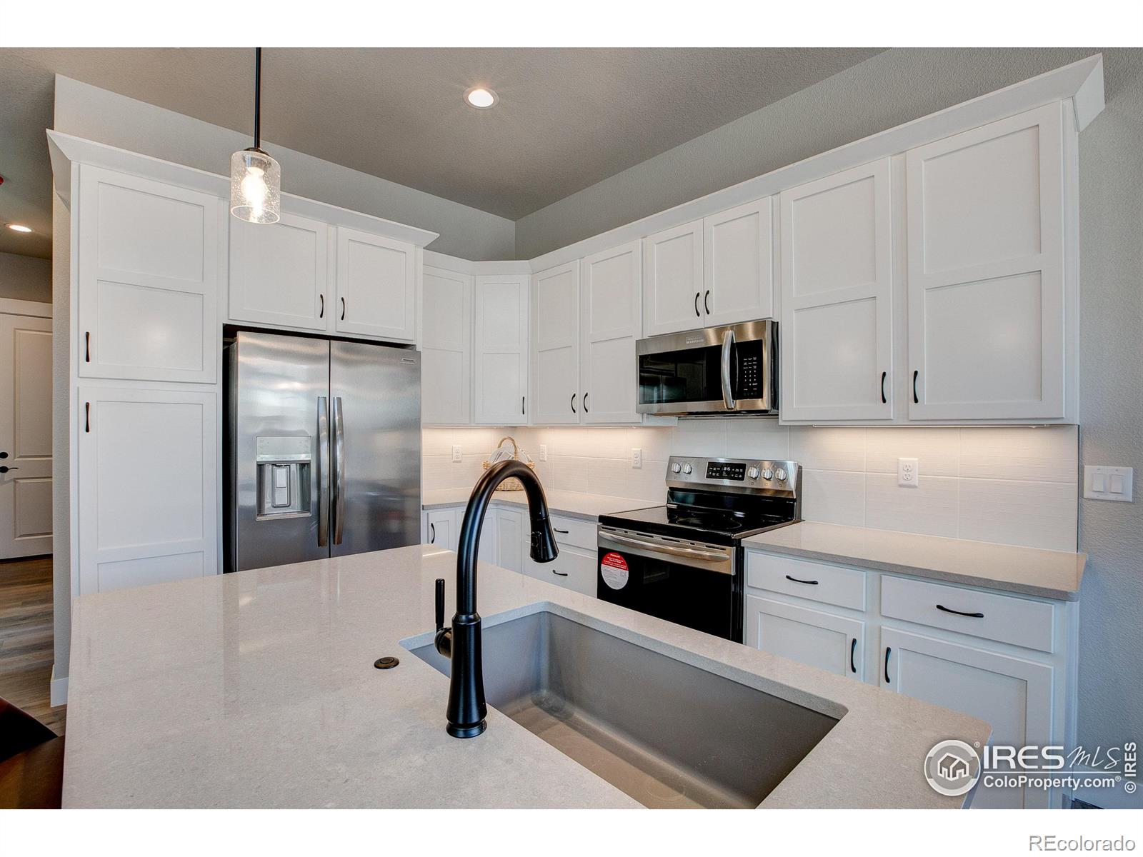 MLS Image #6 for 208  high point drive,longmont, Colorado