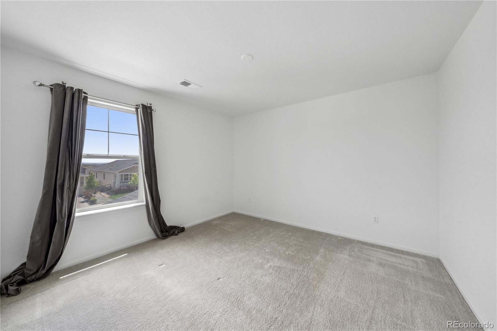 MLS Image #13 for 24281 e 40th avenue,aurora, Colorado