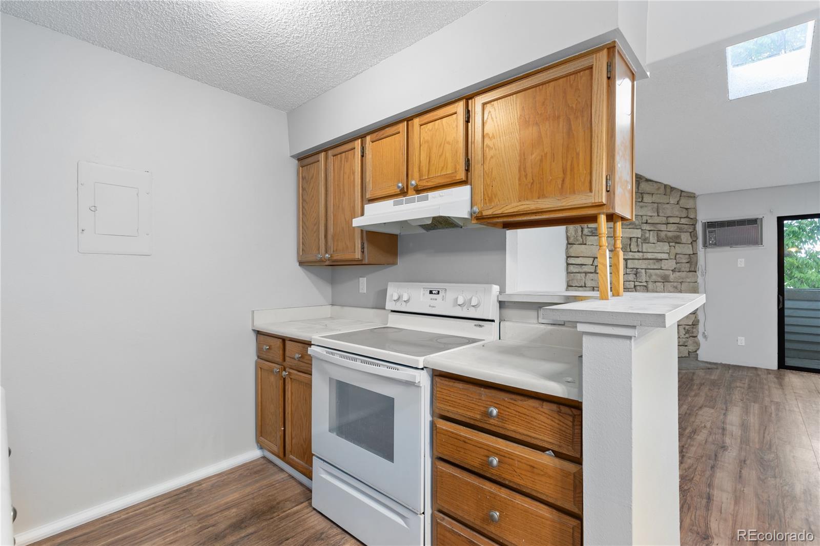 MLS Image #10 for 10150 e virginia avenue,denver, Colorado