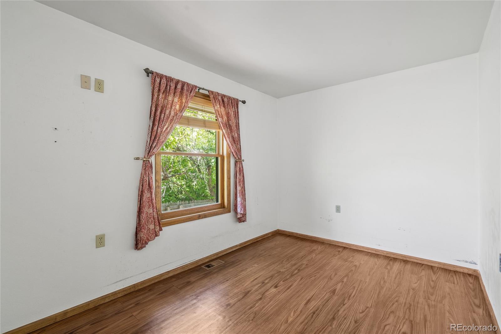 MLS Image #12 for 2607 s eudora place,denver, Colorado