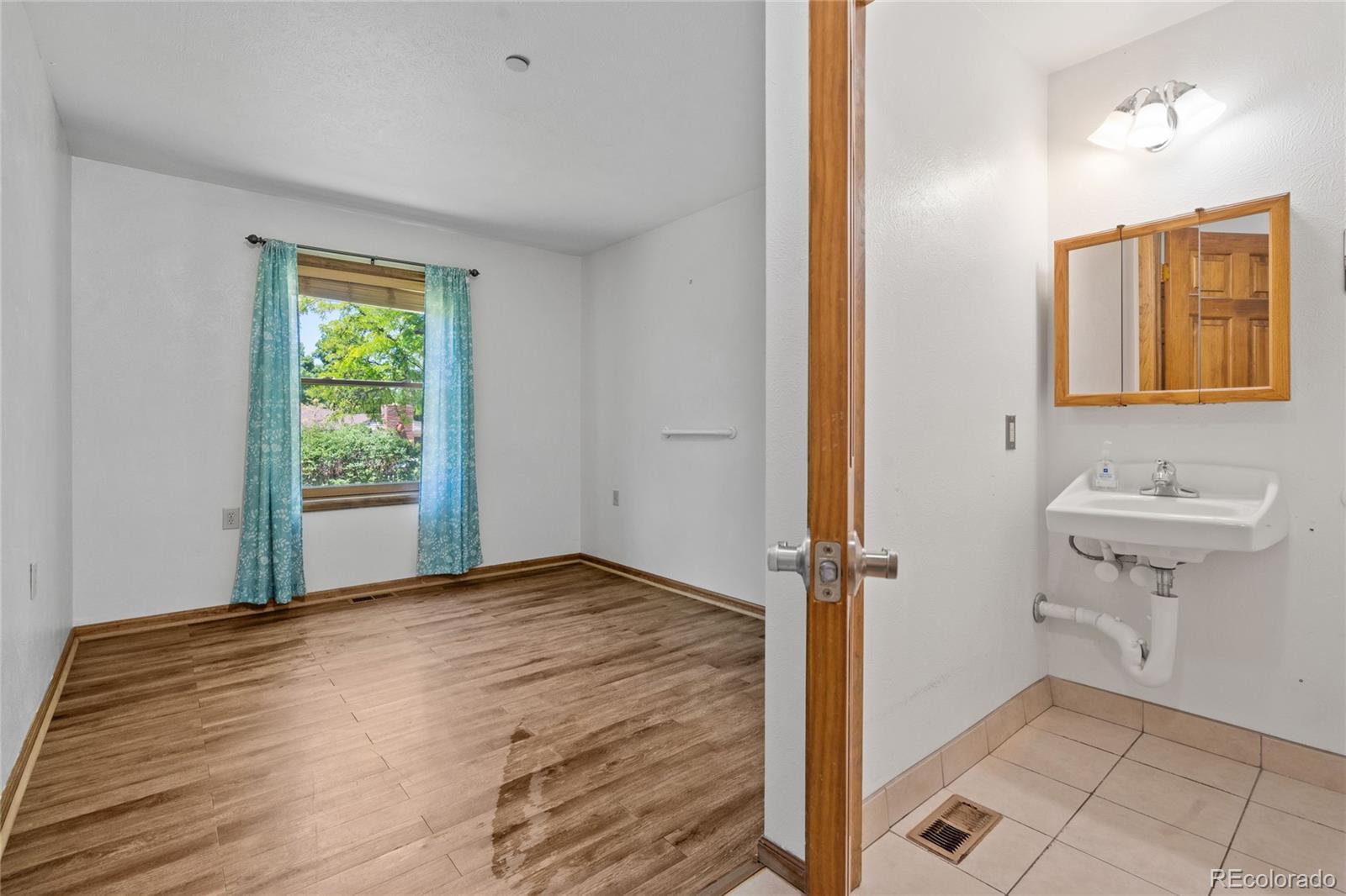 MLS Image #18 for 2607 s eudora place,denver, Colorado