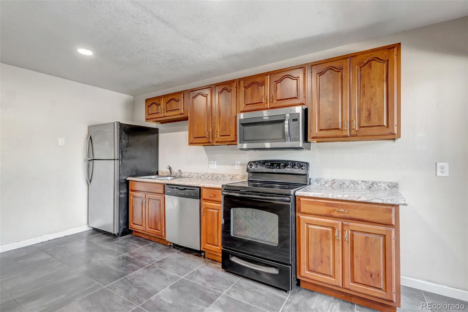 MLS Image #3 for 10792 e exposition avenue,aurora, Colorado