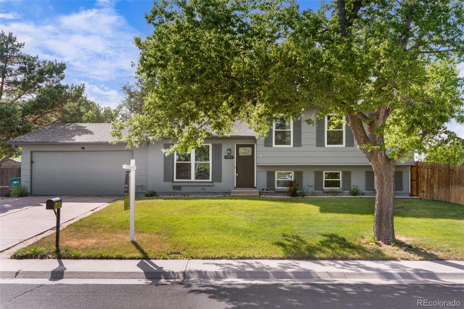 MLS Image #2 for 1607 s sedalia street,aurora, Colorado