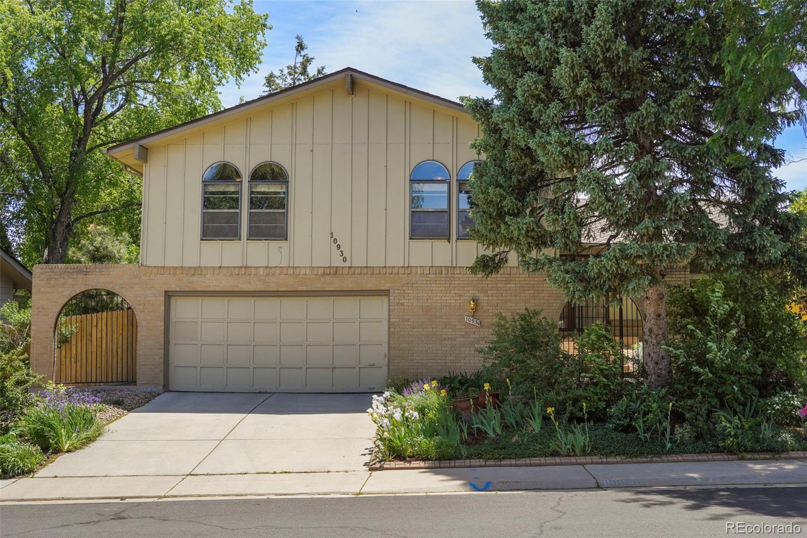 MLS Image #0 for 10930 e berry place,englewood, Colorado