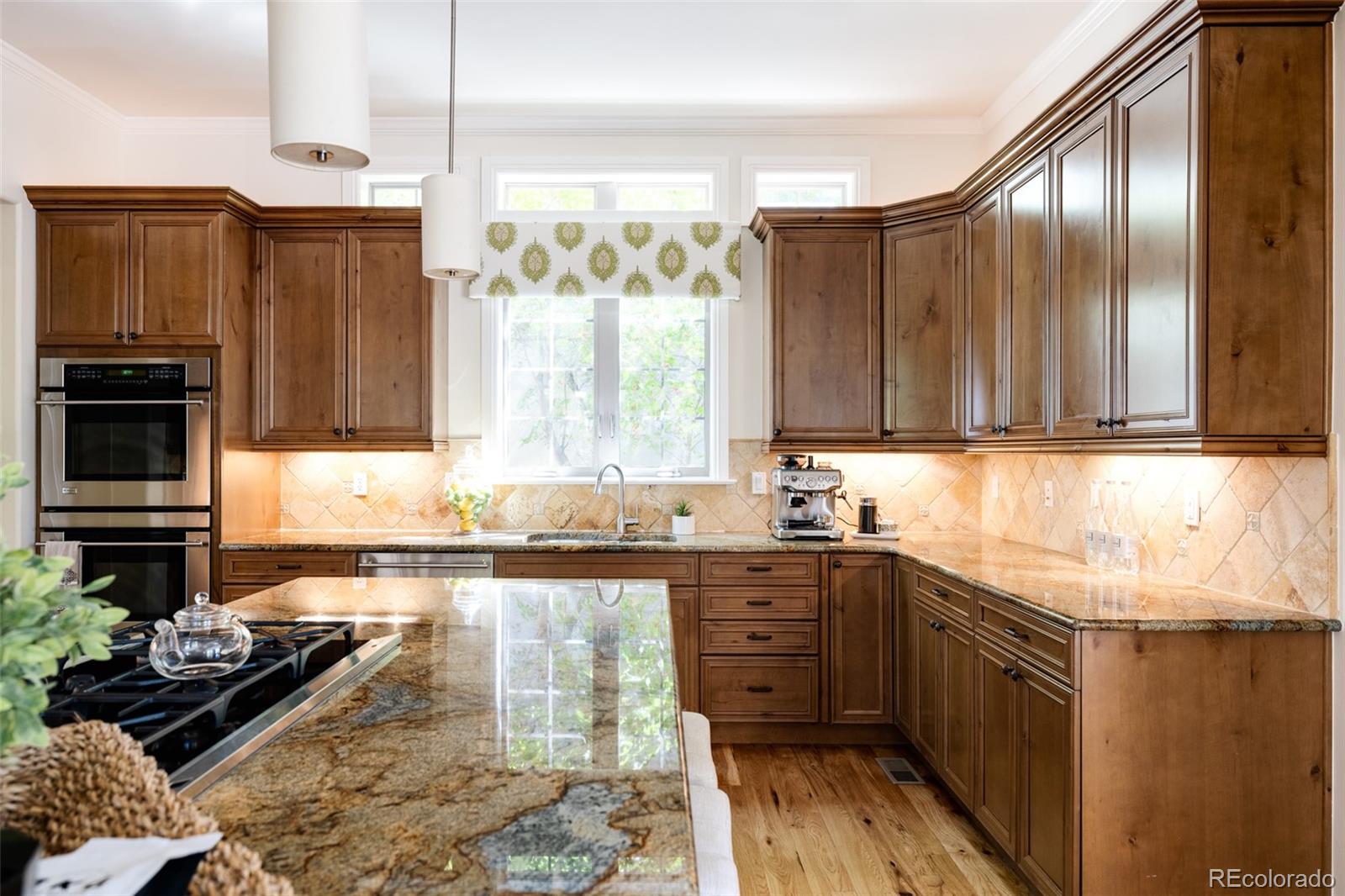 MLS Image #14 for 8154 e 25th drive,denver, Colorado