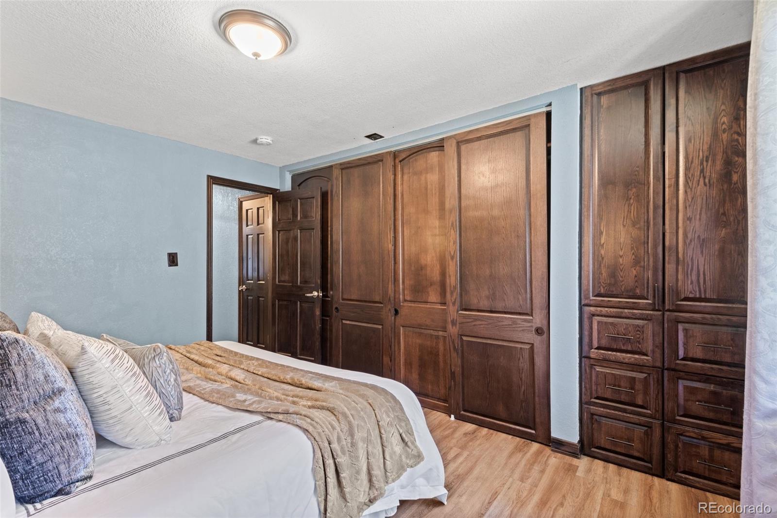 MLS Image #11 for 1525 s holly street,denver, Colorado