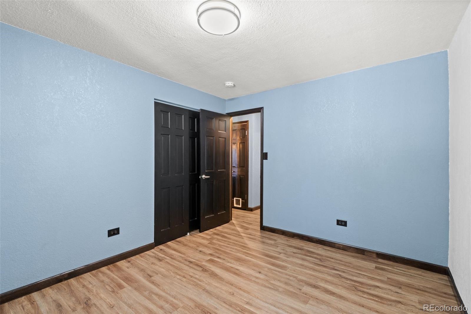 MLS Image #13 for 1525 s holly street,denver, Colorado