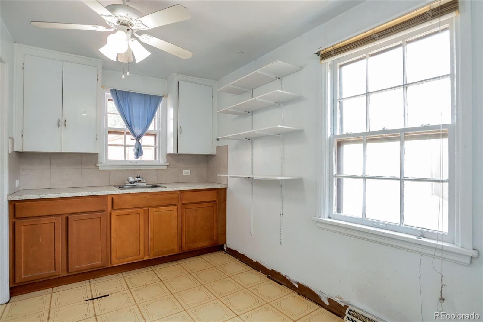 MLS Image #4 for 832  dahlia street,denver, Colorado