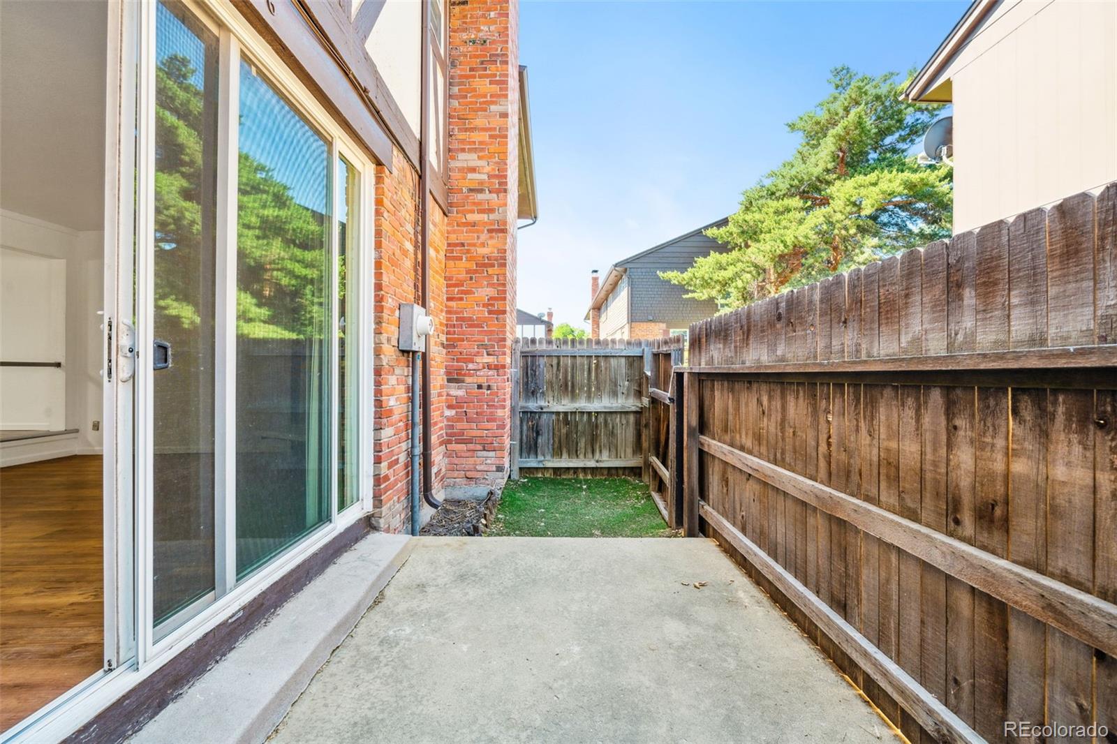 MLS Image #18 for 3855 s monaco street,denver, Colorado