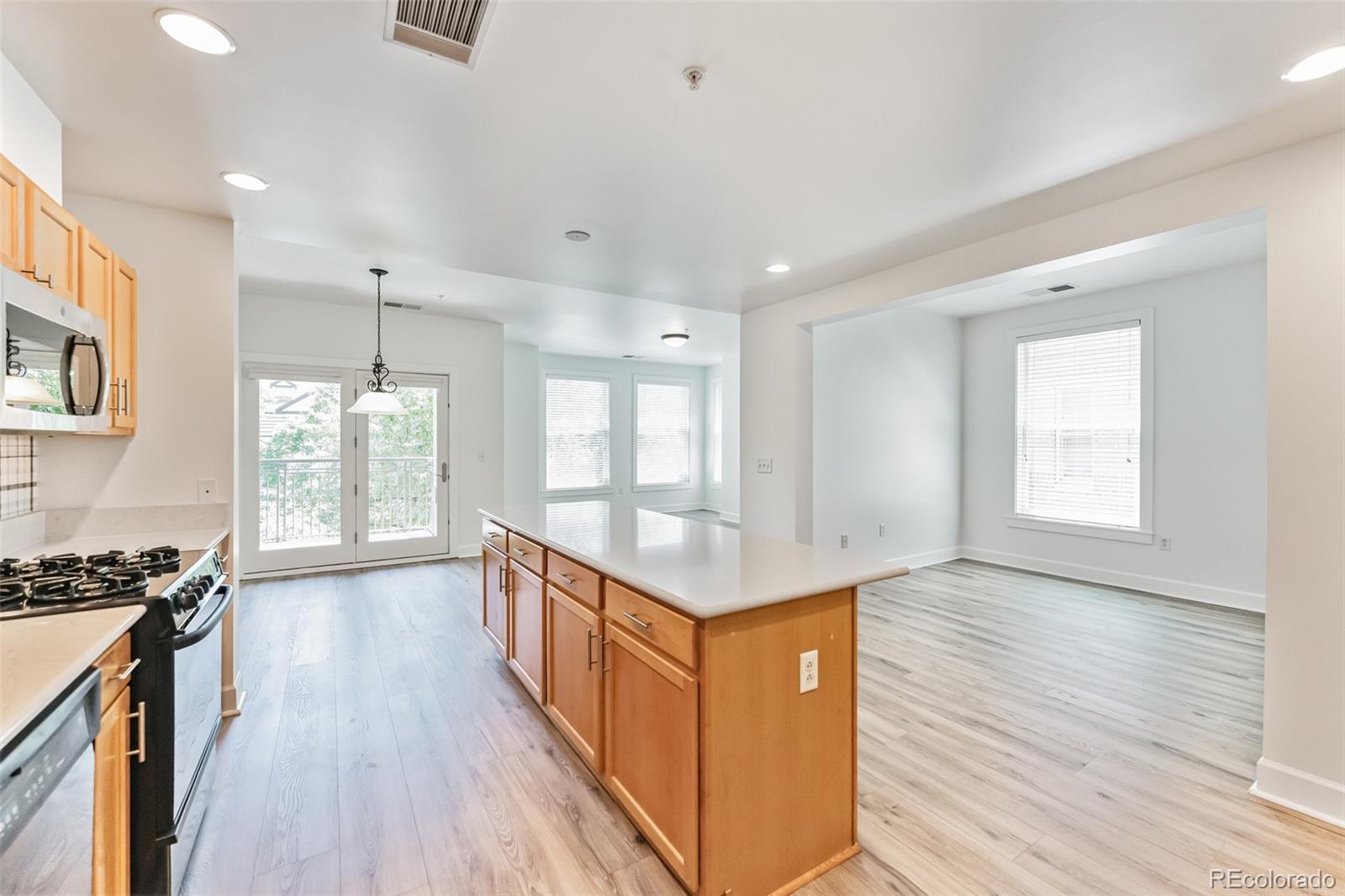 MLS Image #5 for 1631 n emerson street,denver, Colorado