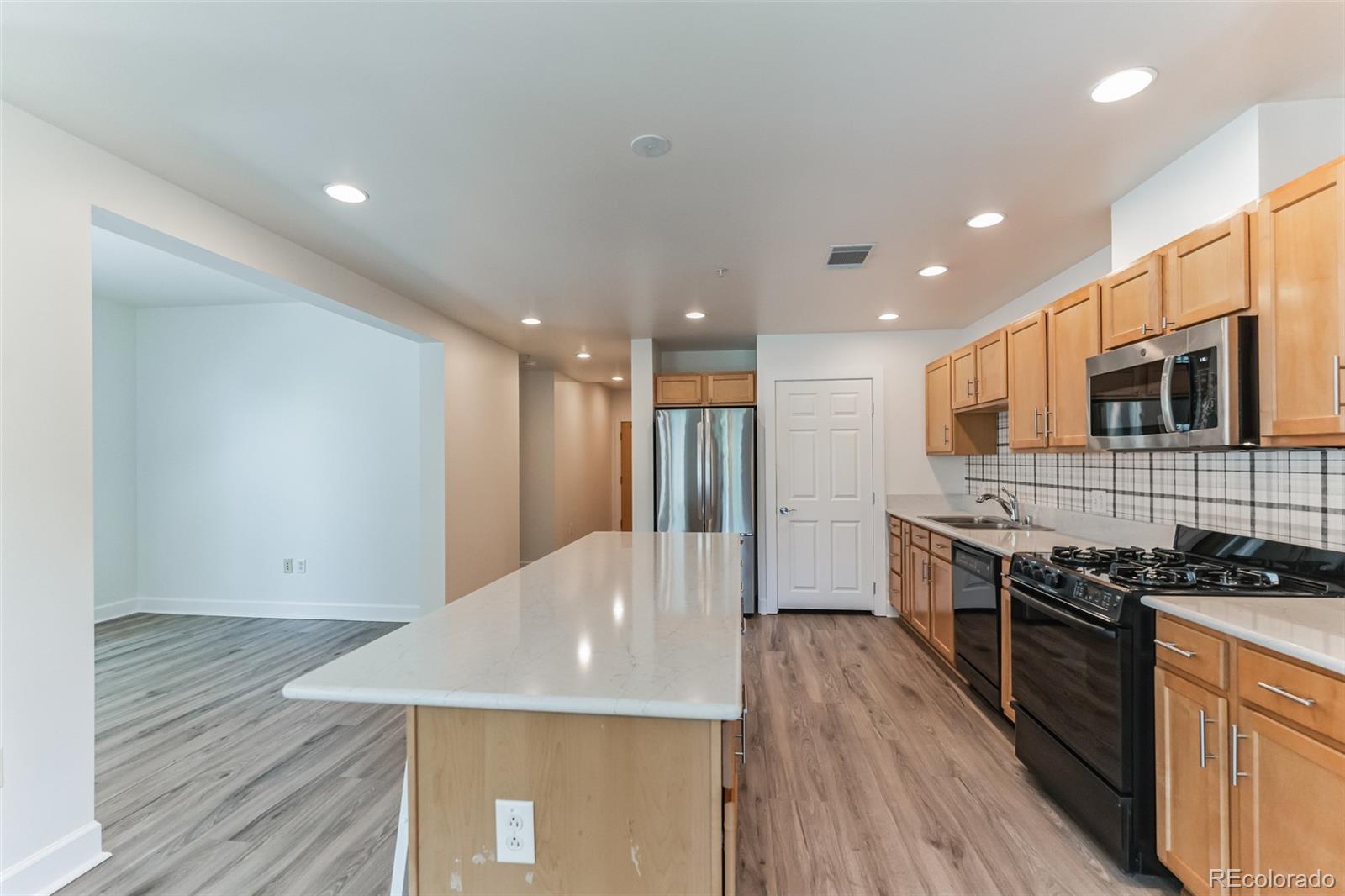 MLS Image #9 for 1631 n emerson street,denver, Colorado